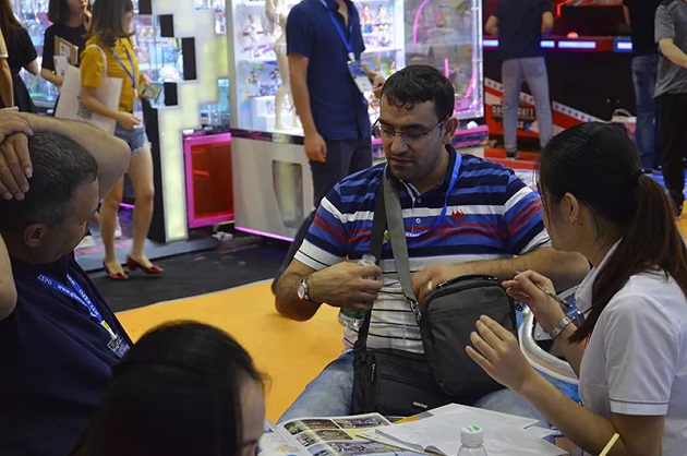 游乐设备-碰碰车 游乐设备-碰碰车