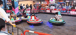 游乐设备 上海浦东恒越荣欣广场 上川路金钻路口.gif